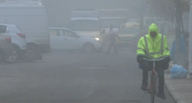 Kars’ta Hava Ulaşıma Sis Engeli