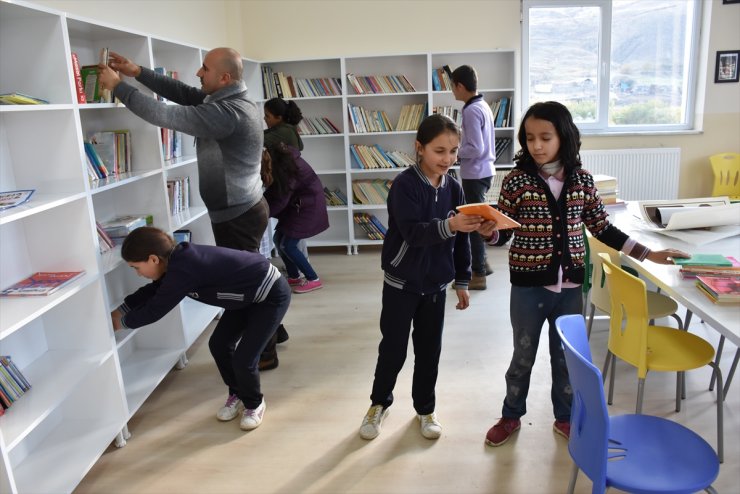 Yitirdiği Oğlunun Adını Kütüphanede Yaşatıyor