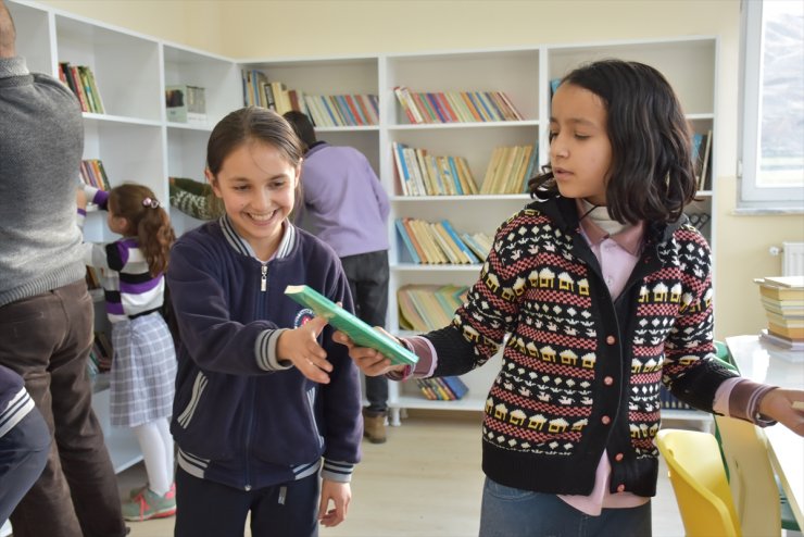 Yitirdiği Oğlunun Adını Kütüphanede Yaşatıyor