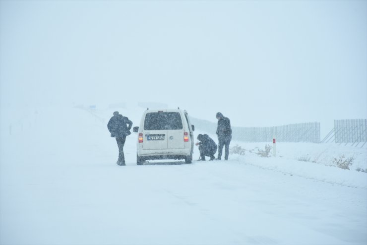Kar Yağışı Sürücüleri Zorladı