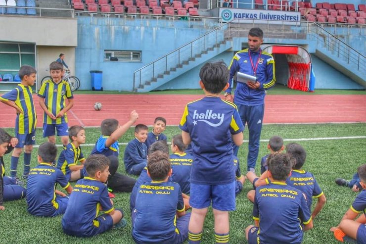 Alt Yapı Fenerbahçe Futbol Okulu’nda Yetişiyor