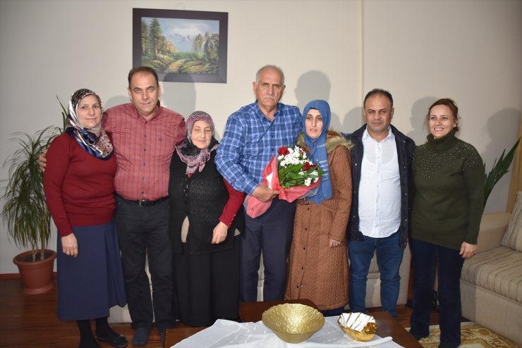 ‘Emekli Öğretmen’ Betos’a Duygusal Ziyaret