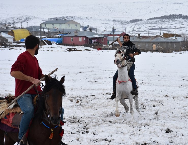 Kars'ta Sezonun İlk 'Cirit' Oyunu