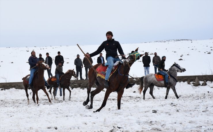 Kars'ta Sezonun İlk 'Cirit' Oyunu