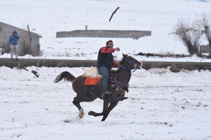 Kars'ta Sezonun İlk 'Cirit' Oyunu