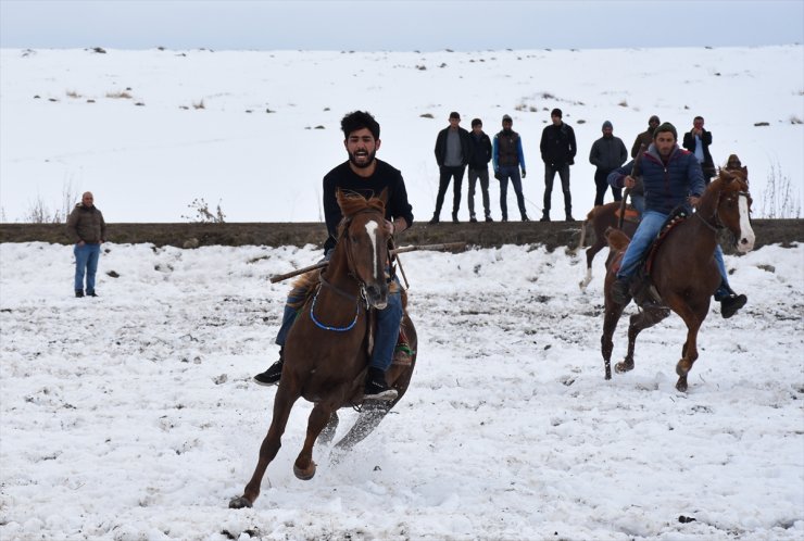 Kars'ta Sezonun İlk 'Cirit' Oyunu