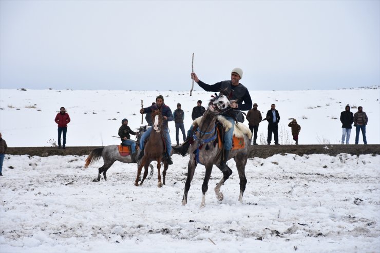 Kars'ta Sezonun İlk 'Cirit' Oyunu