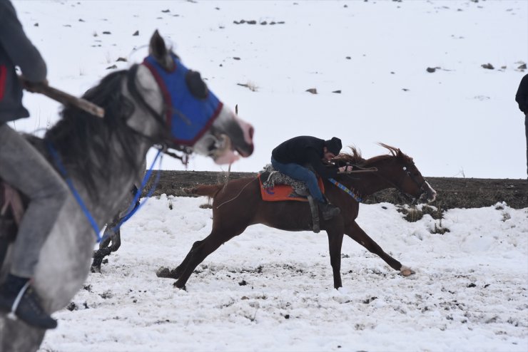 Kars'ta Sezonun İlk 'Cirit' Oyunu