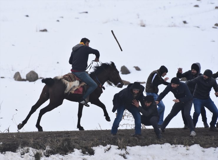 Kars'ta Sezonun İlk 'Cirit' Oyunu