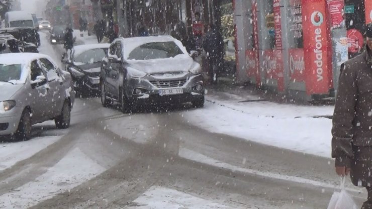 Kars'ta Kar Yağışı