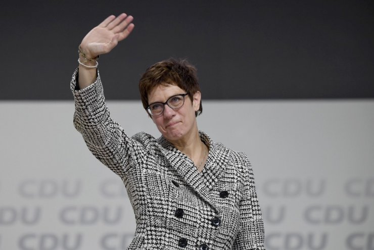 Merkel’in Halefi Karrenbauer Oldu