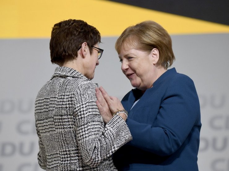 Merkel’in Halefi Karrenbauer Oldu