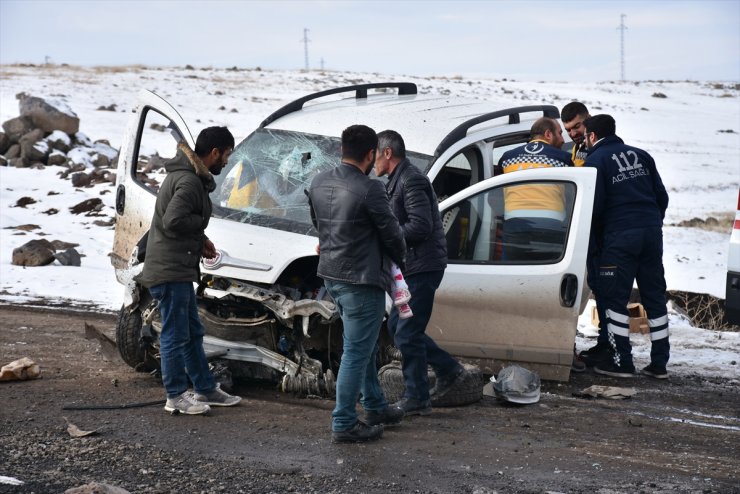 Kars'ta Trafik Kazası: 5 Yaralı