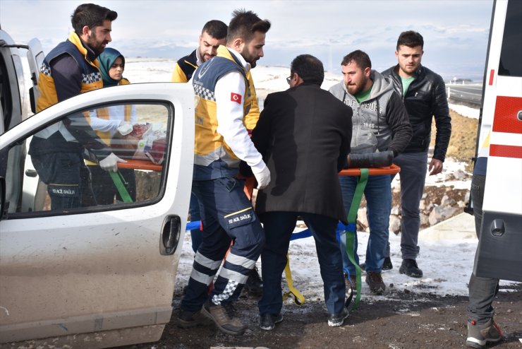 Kars'ta Trafik Kazası: 5 Yaralı