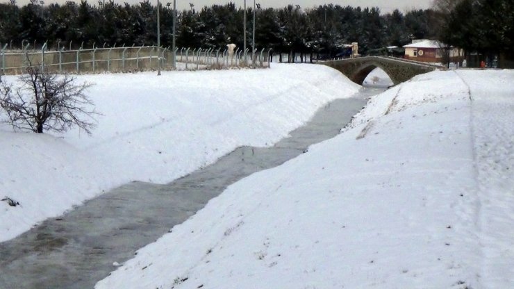 'Kars ve Bölge'de Donduran Soğuklar