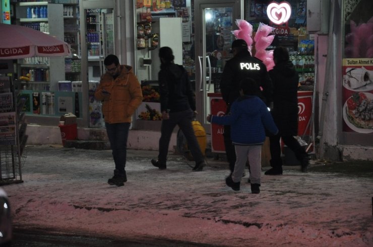 Şüpheli Çanta Polisi Alarma Geçirdi