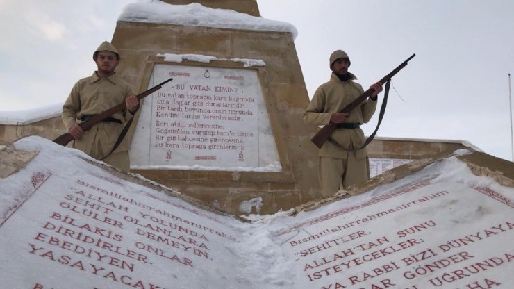 KAÜ’den Şehitler İçin Saygı Nöbeti