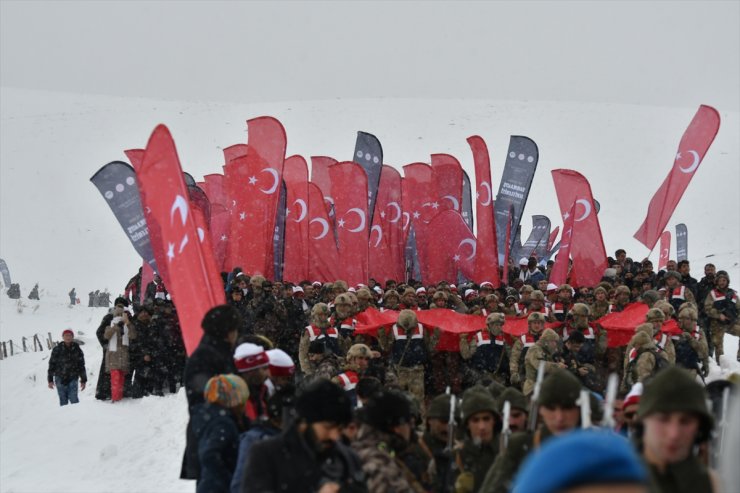 Sarıkamış Şehitlerini Anma Yürüyüşü Başladı