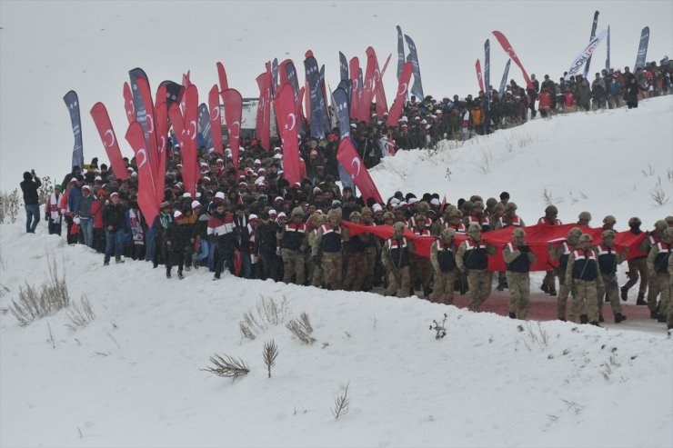 Sarıkamış Şehitlerini Anma Yürüyüşü Başladı