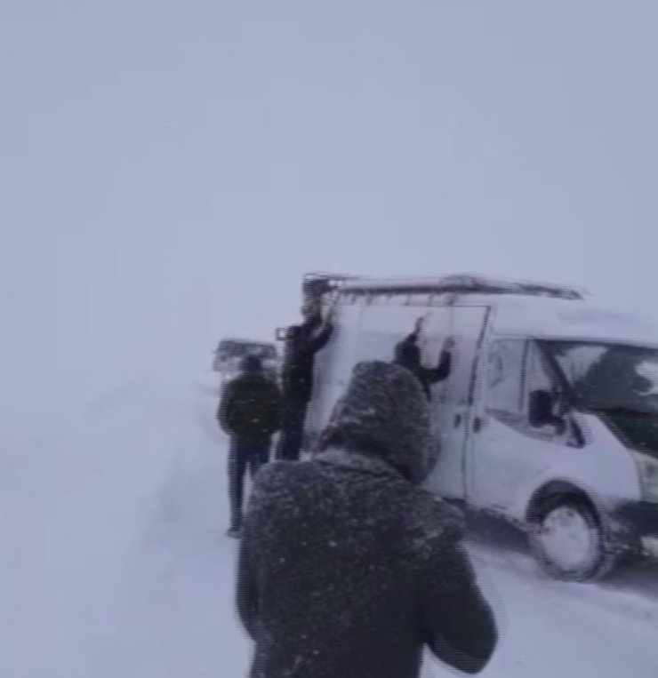 Kars’ta Öğretmenler Mahsur Kaldı