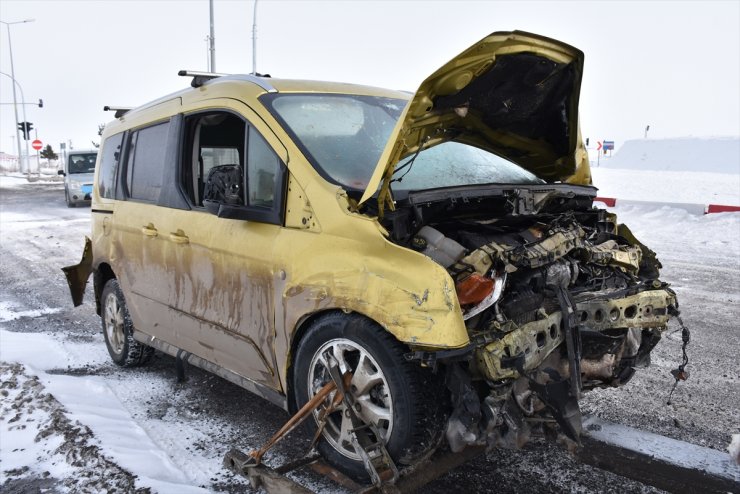 Arpaçay’da Trafik Kazası: 1 Ölü, 3 Yaralı