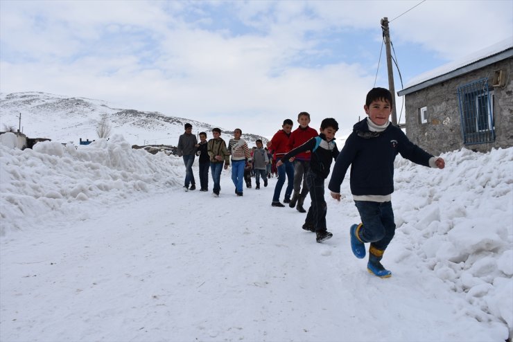 Gönüllülerden Hasancan Köyü'ne Yardım