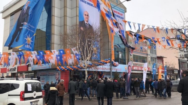 AK Parti 'Seçim Koordinasyon Merkezi’ni Açtı