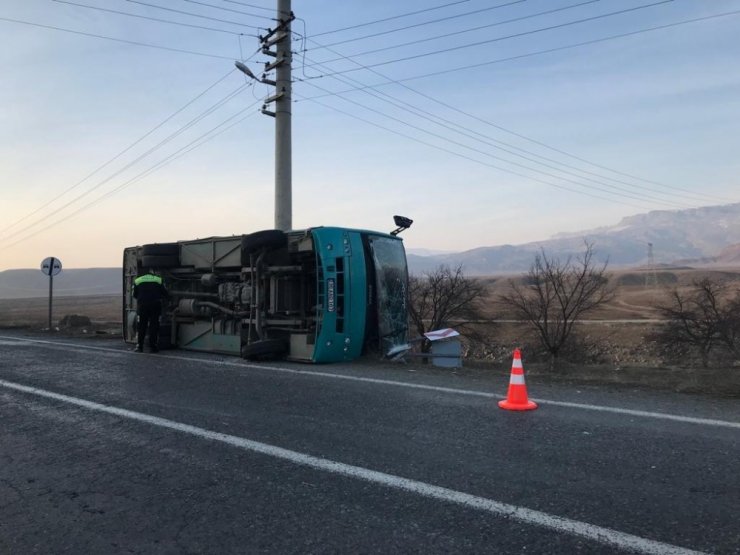 Kağızman’da Öğrenci Servisi Kaza Yaptı