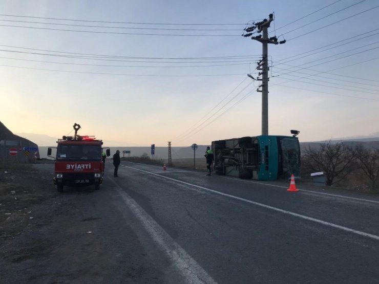 Kağızman’da Öğrenci Servisi Kaza Yaptı