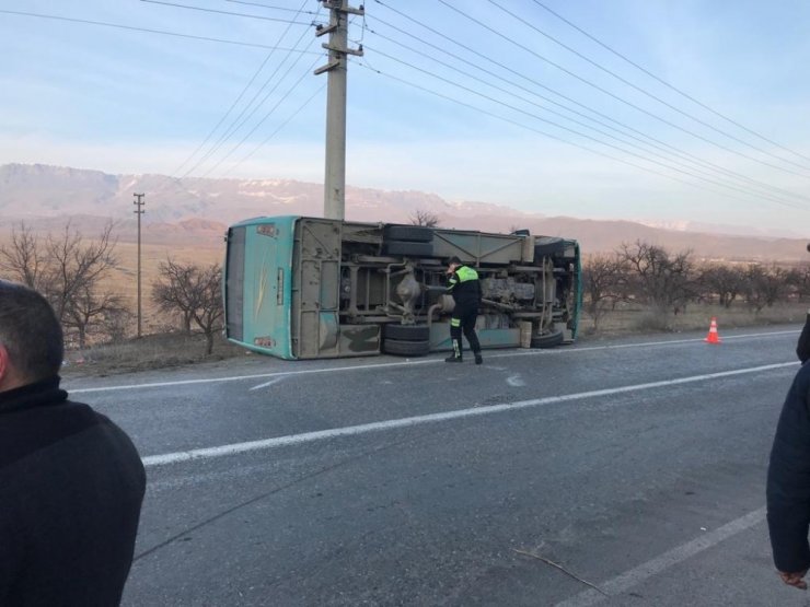 Kağızman’da Öğrenci Servisi Kaza Yaptı