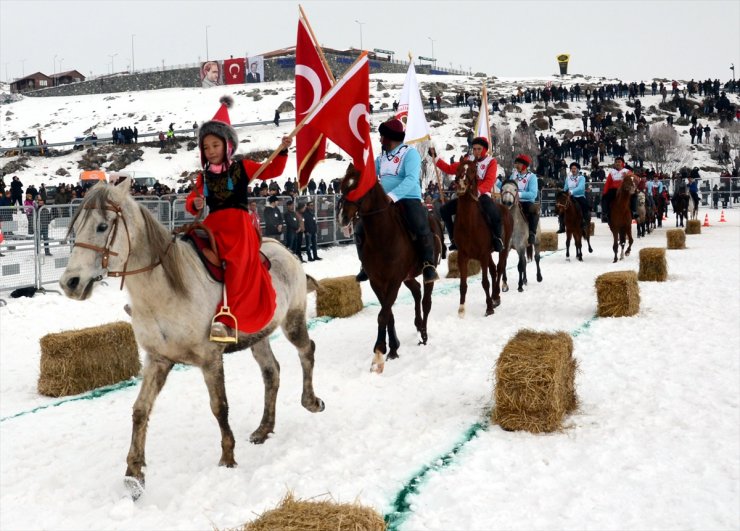 Çıldır Gölü'nde 'Kış Şöleni'