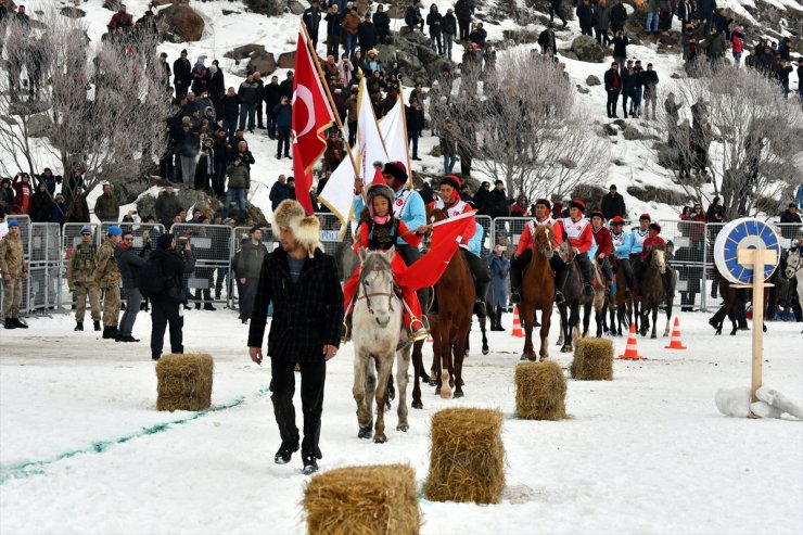 Çıldır Gölü'nde 'Kış Şöleni'