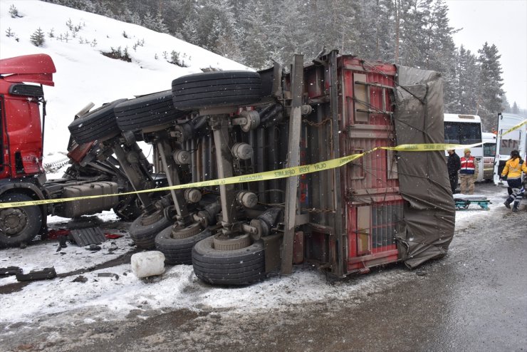 Kars'ta Trafik Kazası: 20 Yaralı