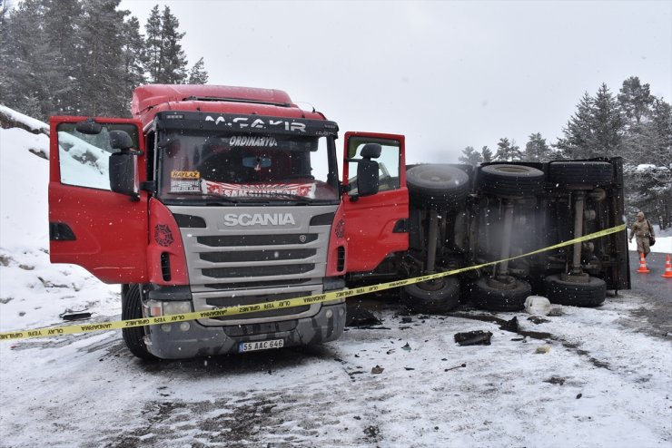 Kars'ta Trafik Kazası: 20 Yaralı