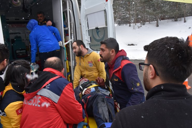 Kars'ta Trafik Kazası: 20 Yaralı