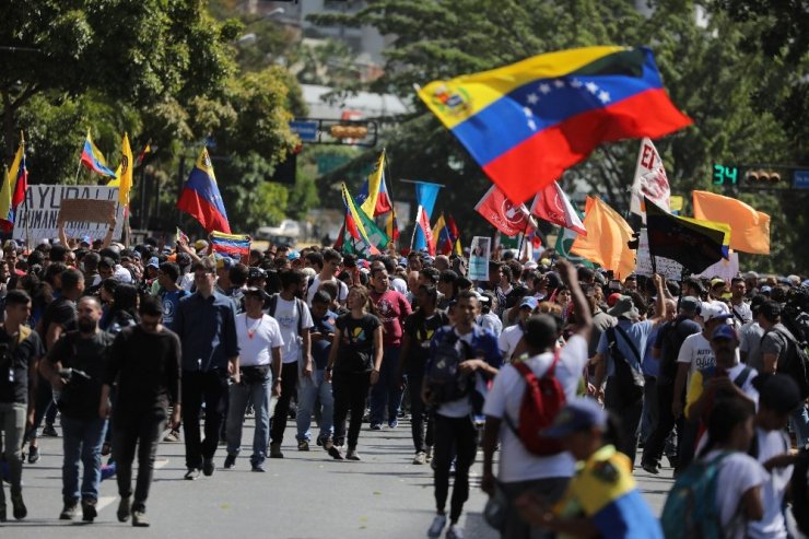 Venezuela’da ‘Siyasi Kriz’ Meydanlarda