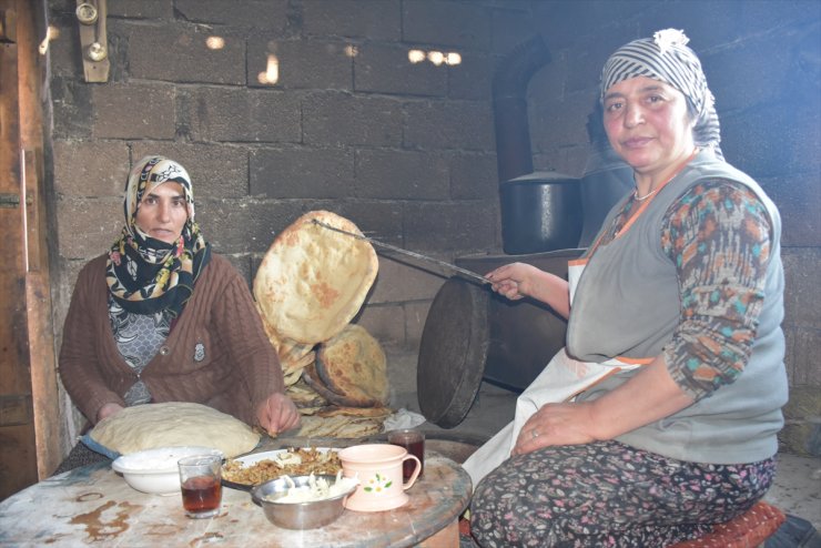 Sofraların Lezzeti ‘Tandır Ekmeği’