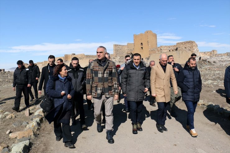 Bakan Ersoy Kars'ta İncelemelerde Bulundu