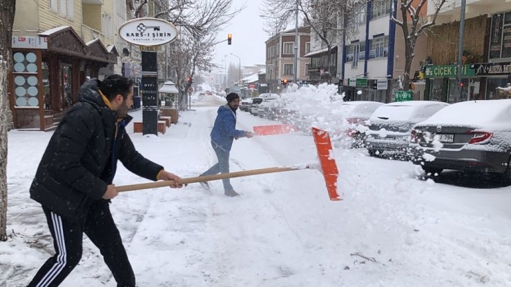 Kars’ta Kar Yağışı Etkili Oldu