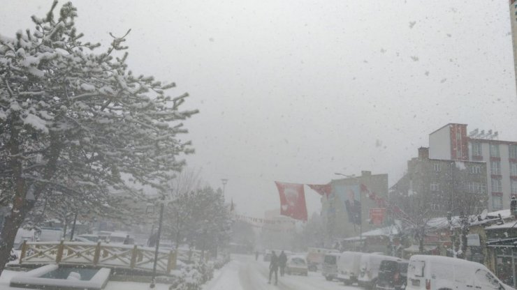 Kağızman’da Yoğun Kar Yağışı