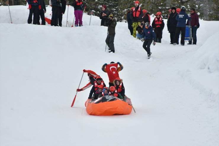 Büyükelçilerin ‘Karda Rafting’ Yarışı