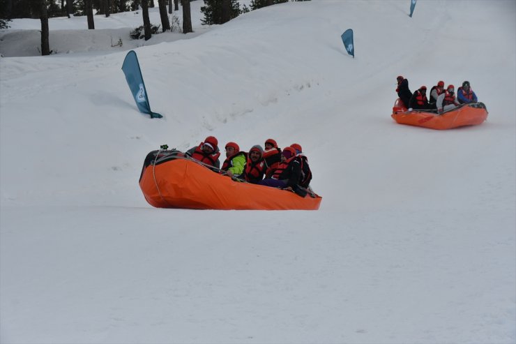 Büyükelçilerin ‘Karda Rafting’ Yarışı