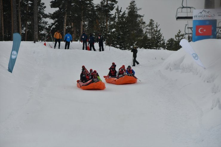 Büyükelçilerin ‘Karda Rafting’ Yarışı