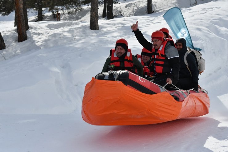 Büyükelçilerin ‘Karda Rafting’ Yarışı