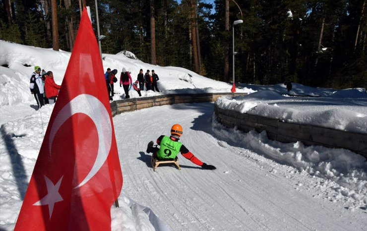 Kulüplerarası 'Kızak Şampiyonası' Sürüyor