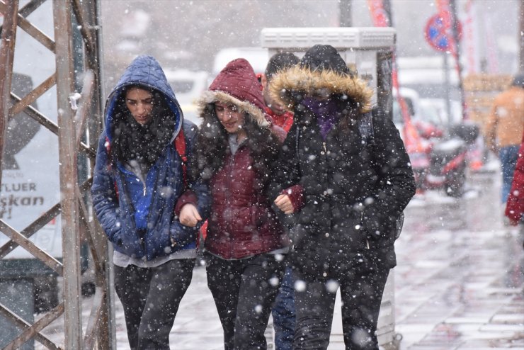 'Bölge'de Yoğun Kar Yağışı ve Tipi