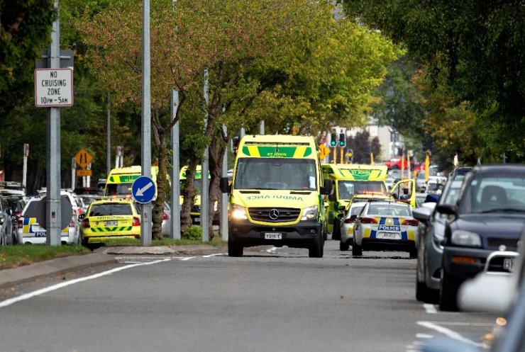 Yeni Zelanda’da Camiye Silahlı Saldırı