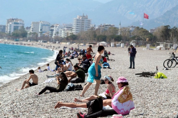 Doğuda Kar, Antalya’da Yaz