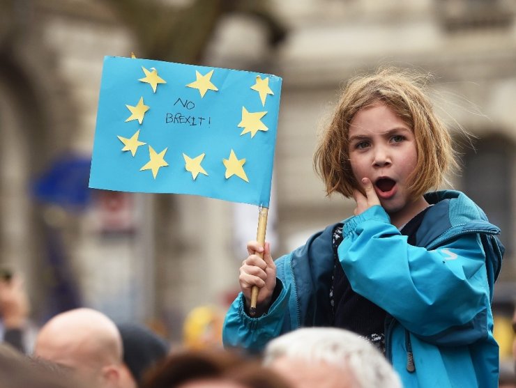 Yüzbinler ‘Brexit’e Hayır Dedi