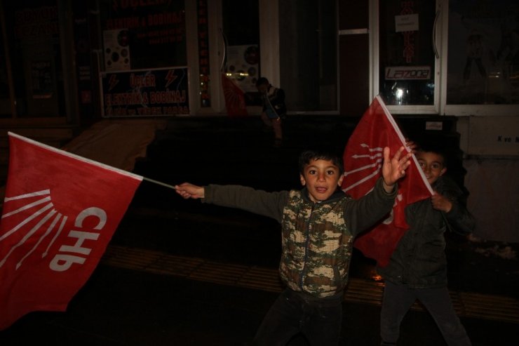 Ardahan'da CHP'li Faruk Demir Kazandı